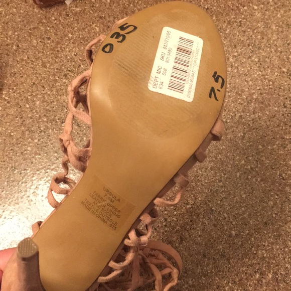 Heels - Picture 3 of 3